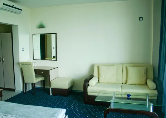 Peter Hotel
